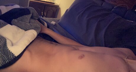 Naakte gelekte OnlyFans-foto van Cody