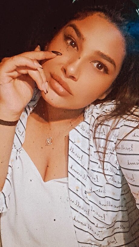 Naakte gelekte OnlyFans-foto van Catrina