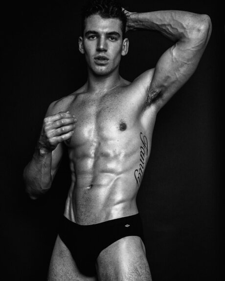 Naakte gelekte OnlyFans-foto van Noah