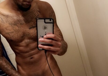 Naakte gelekte OnlyFans-foto van Stretch