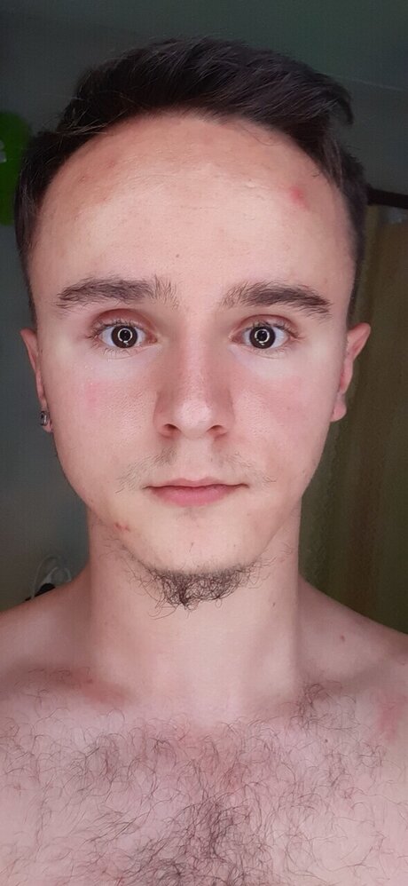 Naakte gelekte OnlyFans-foto van Seenpaiu