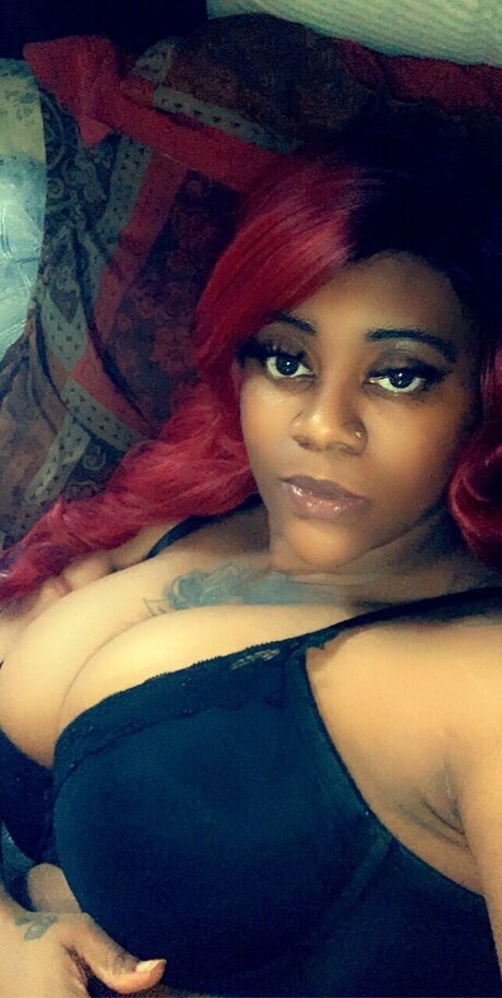 Naakte gelekte OnlyFans-foto van Luscious Caramel