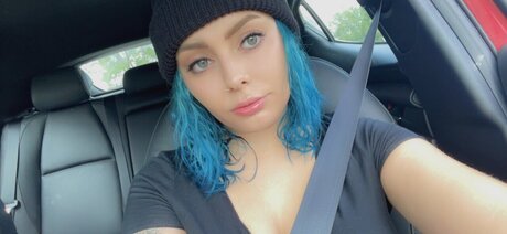 Naakte gelekte OnlyFans-foto van Rylie Rider