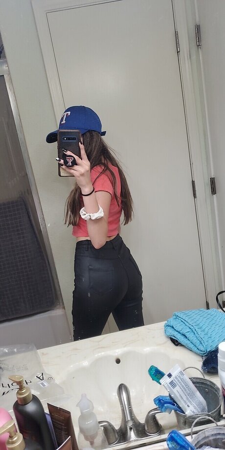 Naakte gelekte OnlyFans-foto van Jaidyn