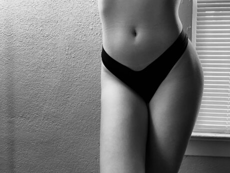 Naakte gelekte OnlyFans-foto van Juliet Johnson
