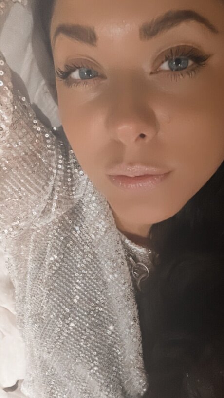 Naakte gelekte OnlyFans-foto van Mymy