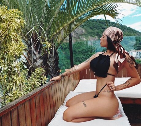 Naakte gelekte OnlyFans-foto van Camila Ferraz