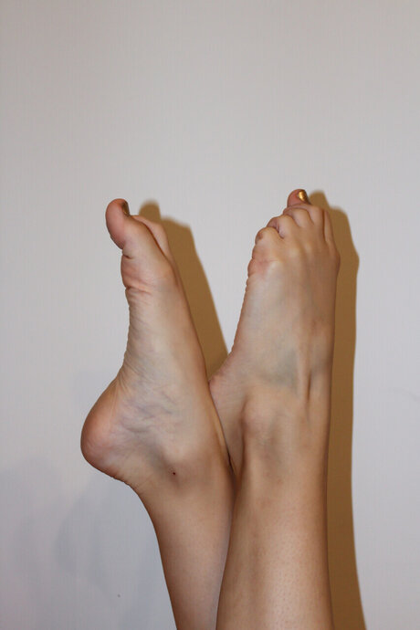 Naakte gelekte OnlyFans-foto van Cloes Feet