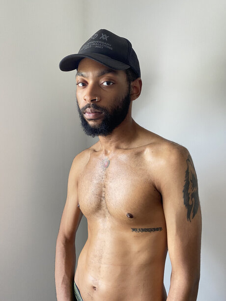 Naakte gelekte OnlyFans-foto van Lord Heartthrob