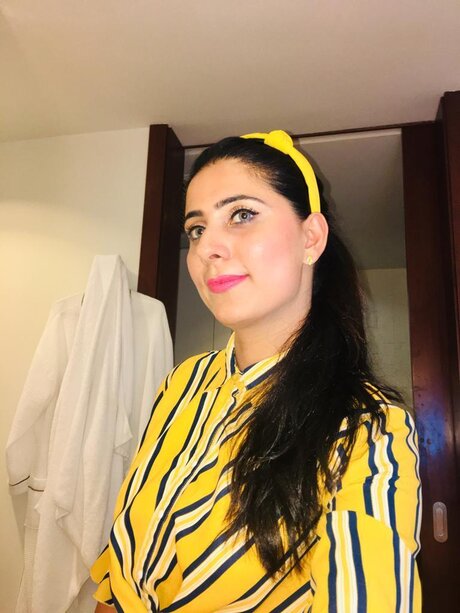 Naakte gelekte OnlyFans-foto van Neeru Bala