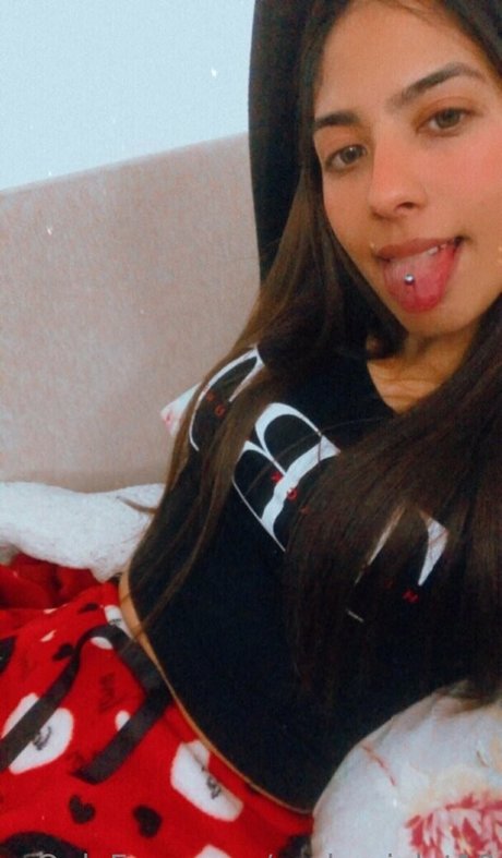 Naakte gelekte OnlyFans-foto van Sashaviolet19