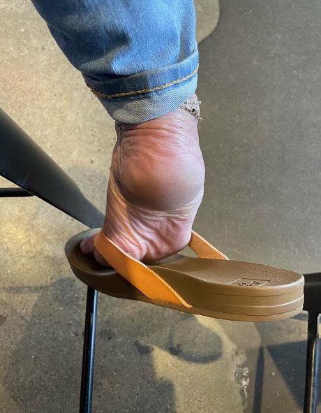 Naakte gelekte OnlyFans-foto van Mimifootnip