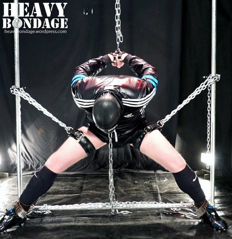 Naakte gelekte OnlyFans-foto van Heavybondage