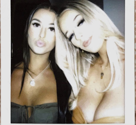 Naakte gelekte OnlyFans-foto van Lauren S