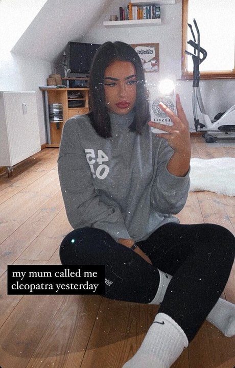 Naakte gelekte OnlyFans-foto van Fiona Schramm
