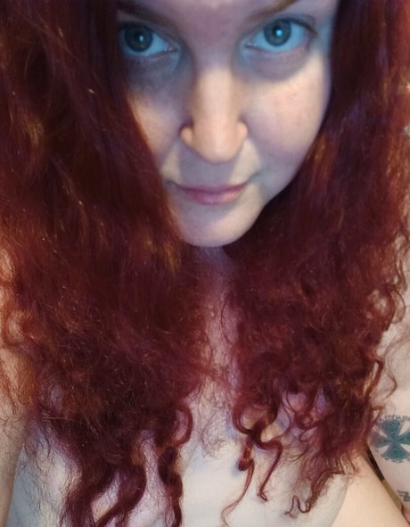 Naakte gelekte OnlyFans-foto van Decadentdepravity