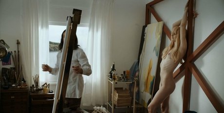 Naakte gelekte OnlyFans-foto van Andreja Pejic