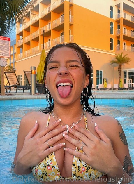 Naakte gelekte OnlyFans-foto van Leilianna Solis