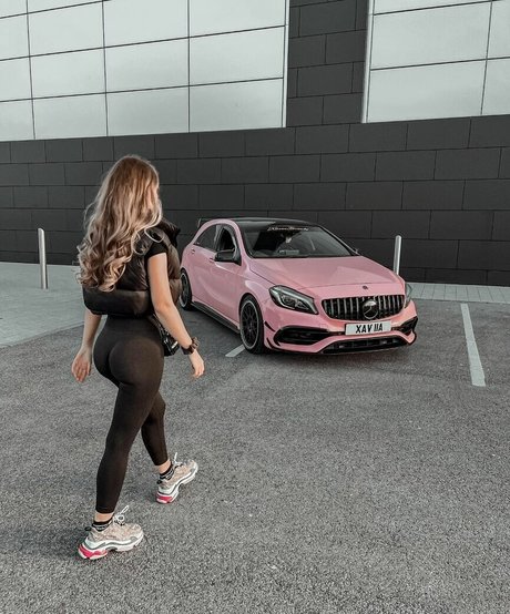 Naakte gelekte OnlyFans-foto van Xavia Brooke