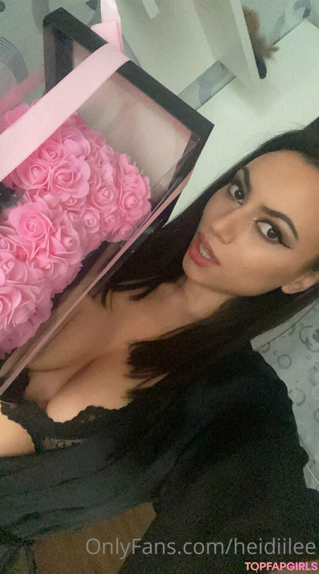 Naakte gelekte OnlyFans-foto van Virginiadee #65 Naakte gelekte OnlyFans-foto van Virginiadee #65