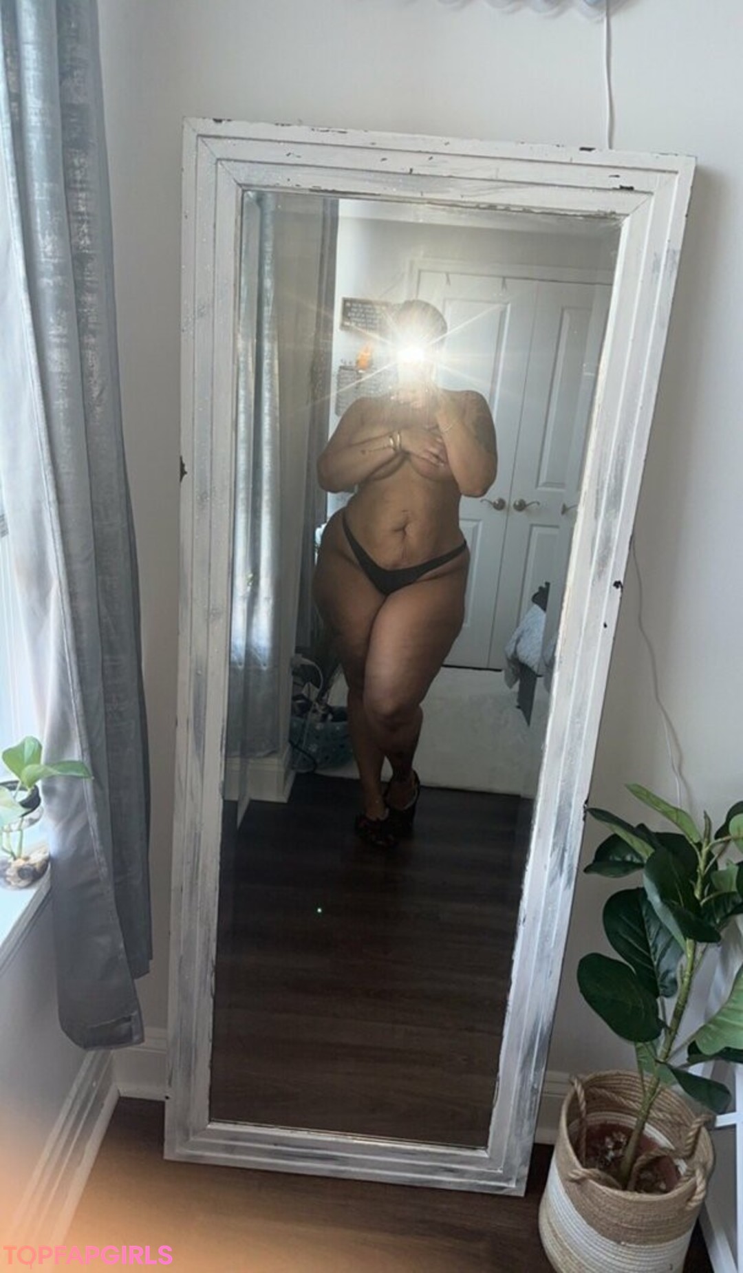 Naakte gelekte OnlyFans-foto van Thickfancy #38 Naakte gelekte OnlyFans-foto van Thickfancy #38