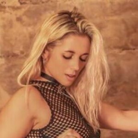 Naakte gelekte OnlyFans-foto van Sarah Burdy