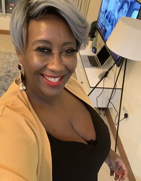 Naakte gelekte OnlyFans-foto van Madamcaramel
