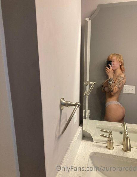 Naakte gelekte OnlyFans-foto van Auroraredd