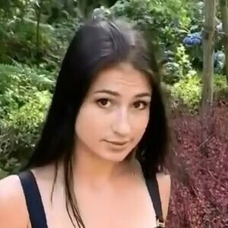 Naakte gelekte OnlyFans-foto van Karipon