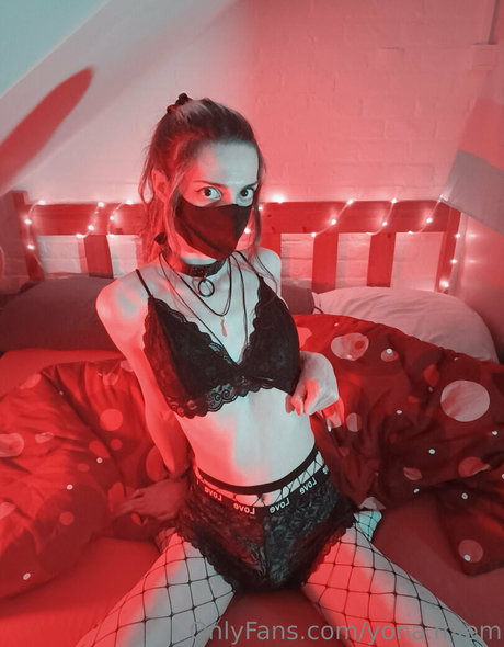 Naakte gelekte OnlyFans-foto van Yonamlem
