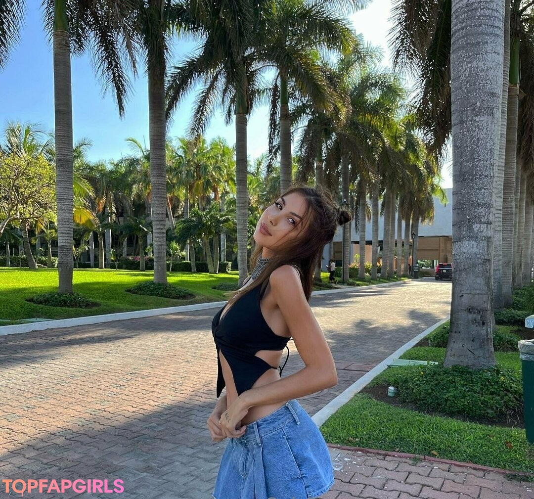 Naakte gelekte OnlyFans-foto van Realmadisonliv #54 Naakte gelekte OnlyFans-foto van Realmadisonliv #54