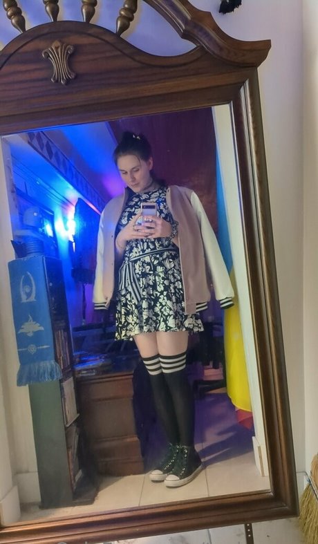 Naakte gelekte OnlyFans-foto van Teslanova