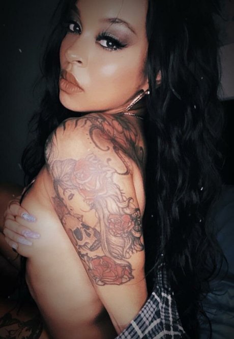 Naakte gelekte OnlyFans-foto van Luciferxkitty