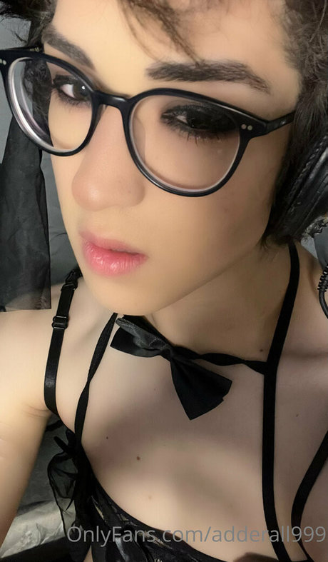 Naakte gelekte OnlyFans-foto van Adderall999