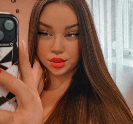 Naakte gelekte OnlyFans-foto van Skorka Kitti