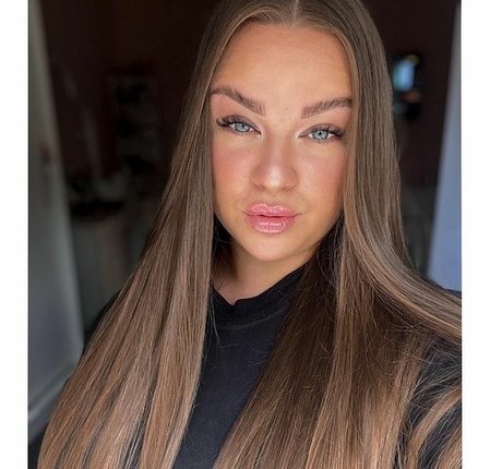 Naakte gelekte OnlyFans-foto van Skorka Kitti