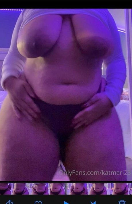 Naakte gelekte OnlyFans-foto van Kathrynn Marie