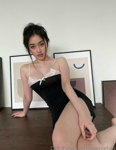 Naakte gelekte OnlyFans-foto van Jaamietan