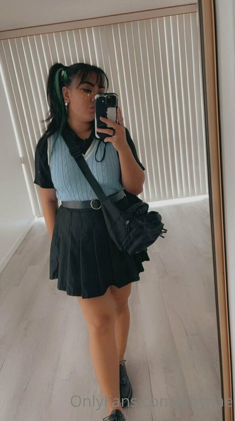 Naakte gelekte OnlyFans-foto van Bbyjae