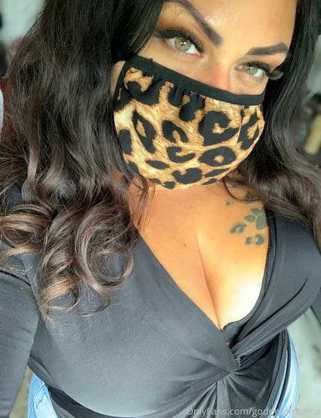 Naakte gelekte OnlyFans-foto van Latinamarina