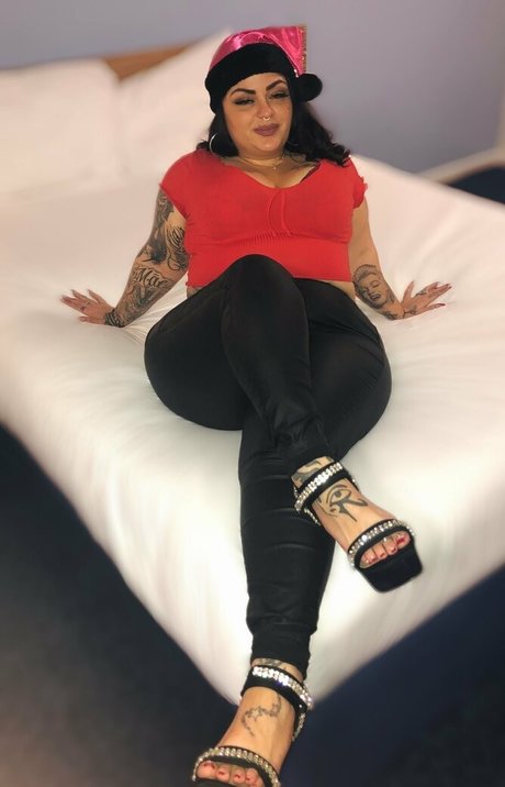 Naakte gelekte OnlyFans-foto van Latinamarina