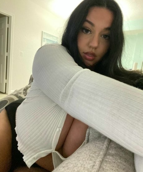 Naakte gelekte OnlyFans-foto van Alexa Nicole Ray