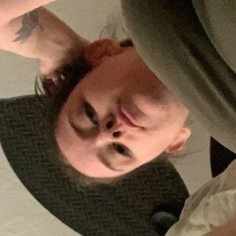Naakte gelekte OnlyFans-foto van Playfulsolesandtoes