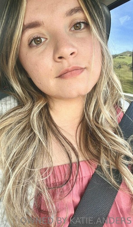 Naakte gelekte OnlyFans-foto van Katieandrosevip