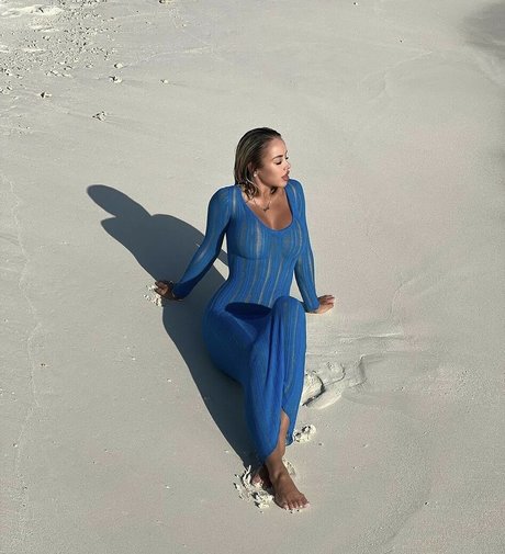 Naakte gelekte OnlyFans-foto van Violetta Bert
