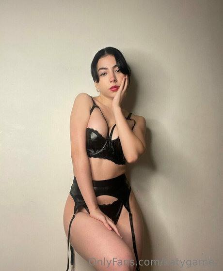Naakte gelekte OnlyFans-foto van Katygamez
