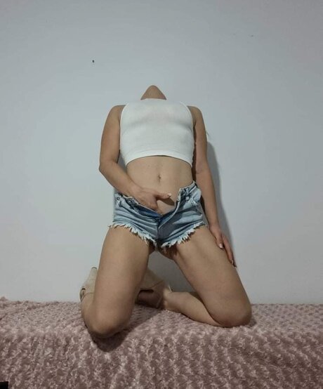 Naakte gelekte OnlyFans-foto van Mayapatricia Free