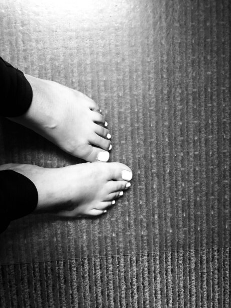 Naakte gelekte OnlyFans-foto van Happyfeetpie247
