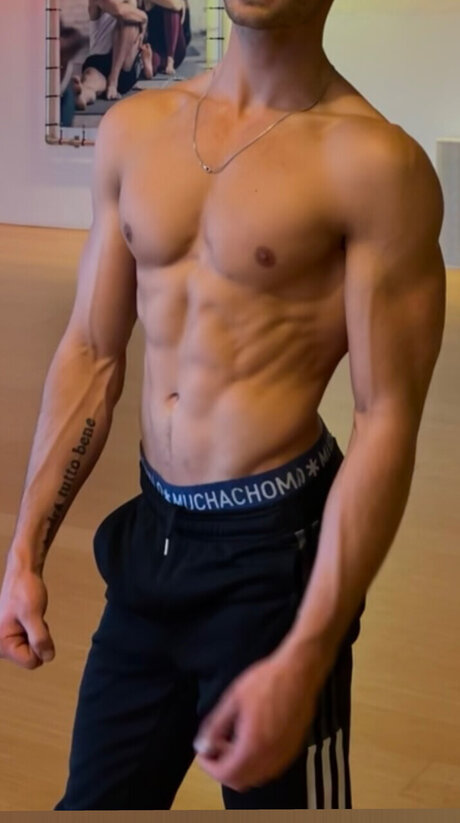 Naakte gelekte OnlyFans-foto van Matt Jones