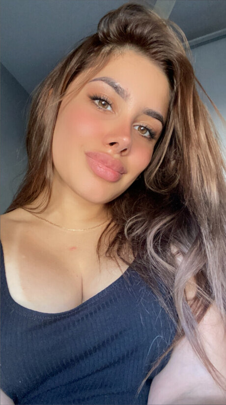 Naakte gelekte OnlyFans-foto van Brigitte